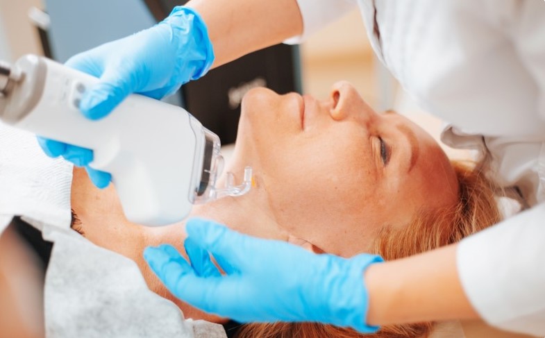 woman getting the mixto co2 laser resurfacing treatment